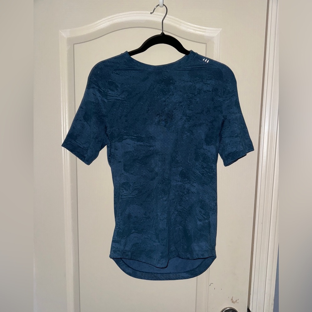 Mens lululemon drysense t shirt size smallblue